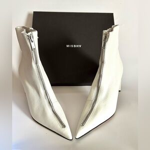 Women's White Leather Front Zipper Ankle Boots MISBHV size 37 or US 6.5
